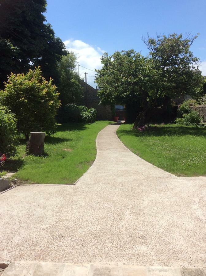 L'Ermitage Panzió Saint-Vaast-la-Hougue Kültér fotó